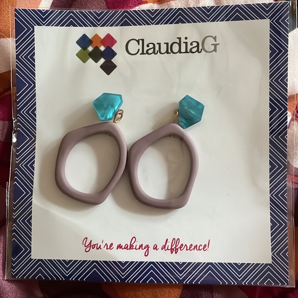 Turquoise/Taupe Uneven Hoop Earrings - Picture 3 of 4